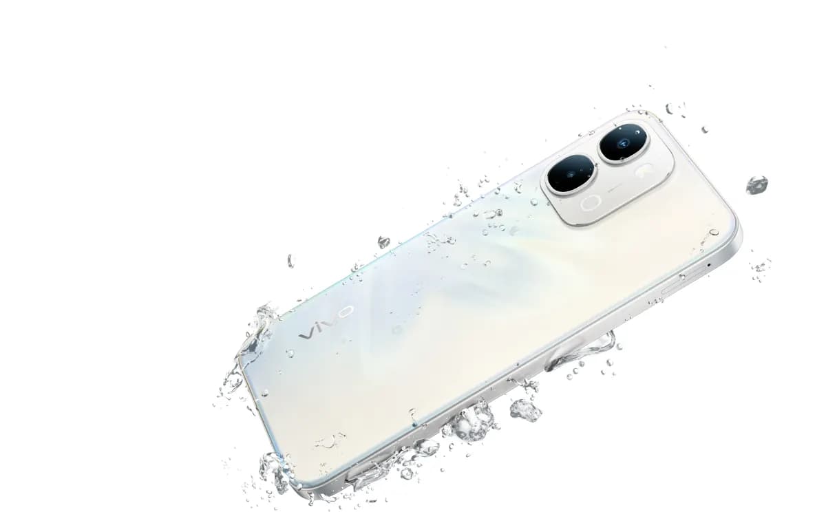 vivo Y31d entre salpicaduras de agua