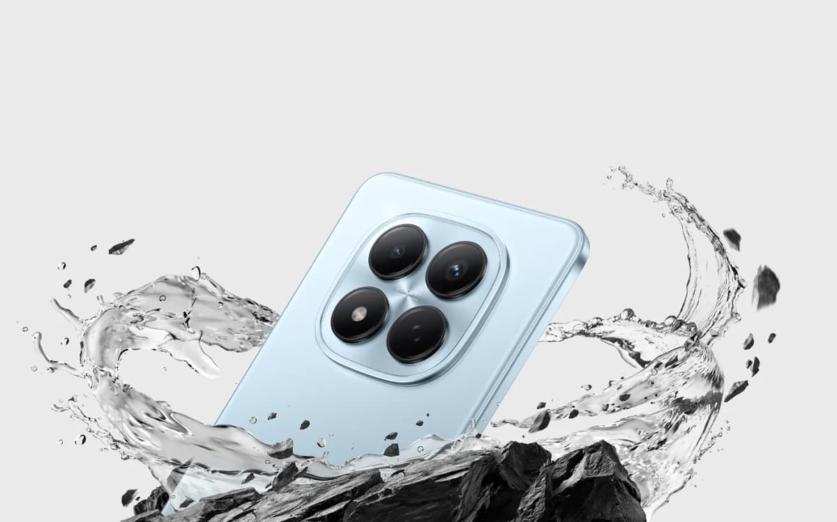 Xiaomi Redmi Note 15 Pro entre salpicaduras de agua, resistencia IP65