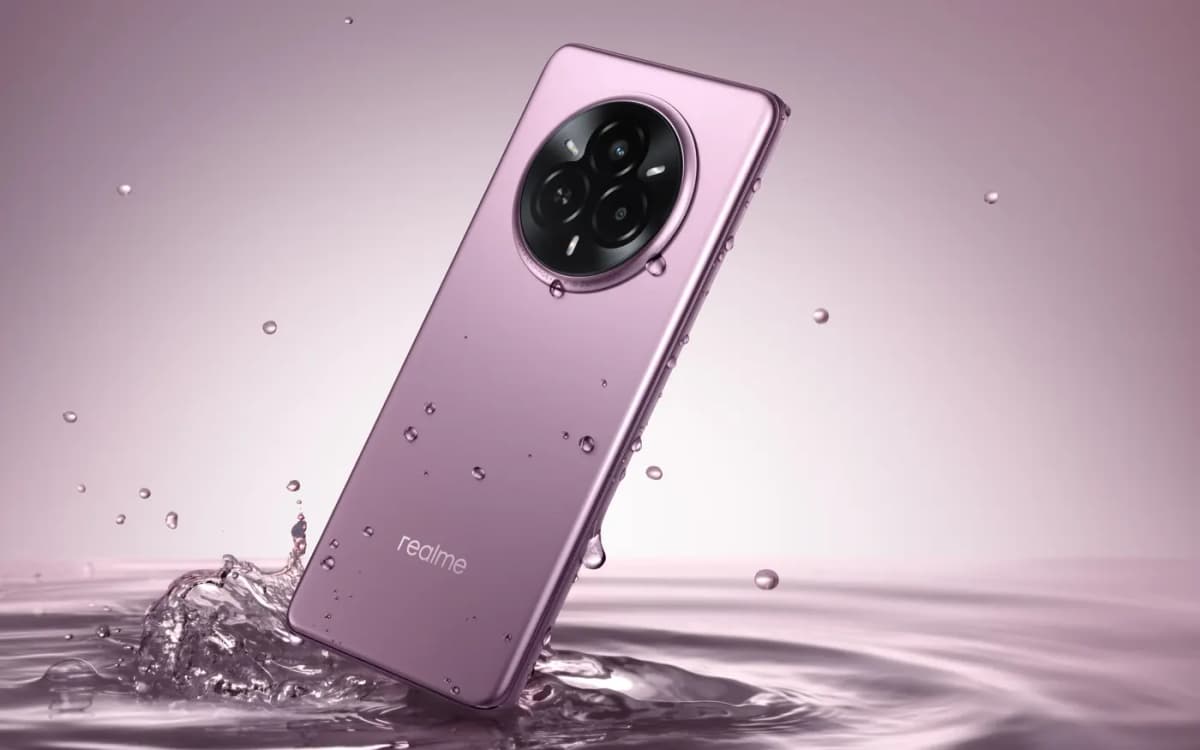 realme 14 Pro 5G en color morado entre salpicaduras de agua