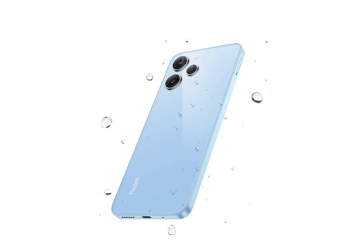 Xiaomi Redmi 12 con gotas de agua, resistencia IP53